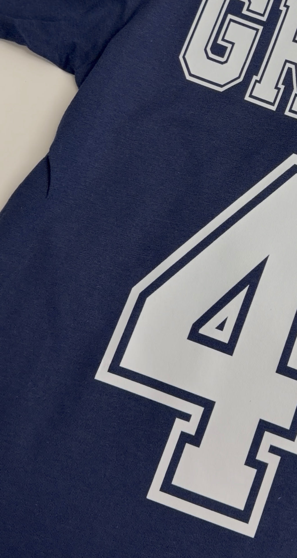Briar 44 Relaxed - SMALL NAVY Unisex T-shirt