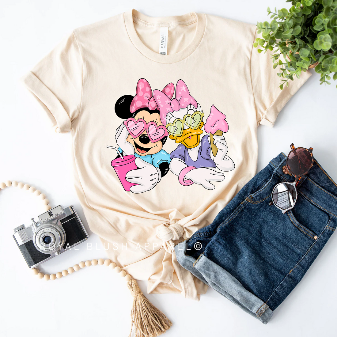 Minnie &amp; Daisy Relaxed Unisex T-shirt