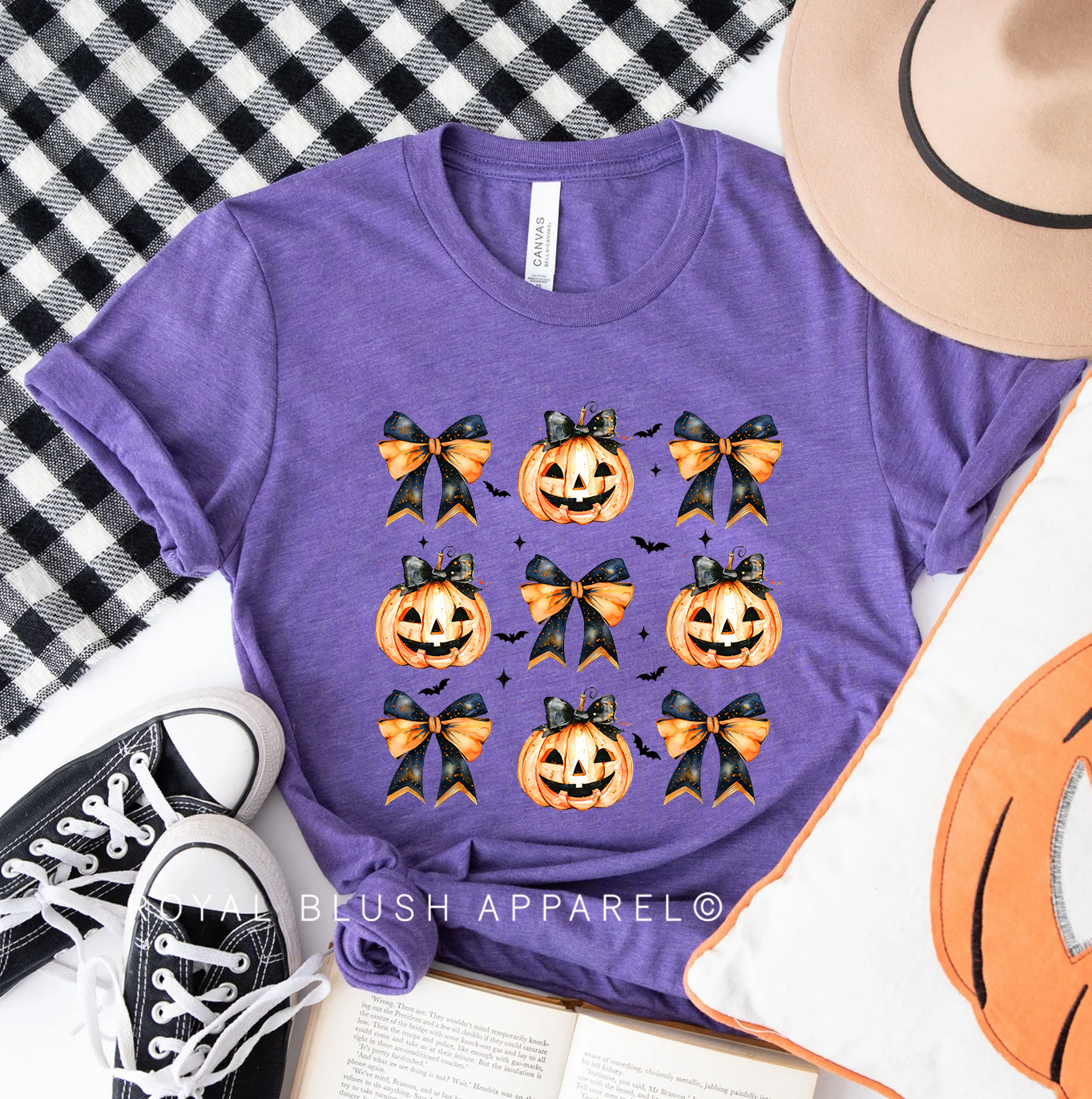 Bows &amp; Pumpkins Relaxed Unisex T-shirt