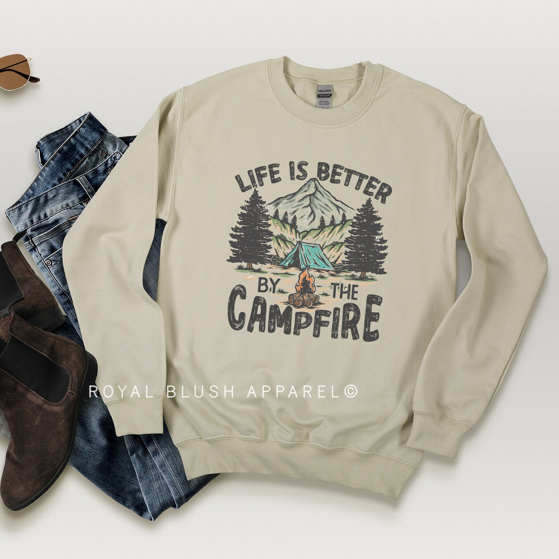 La vie est meilleure par le sweat-shirt Campfire