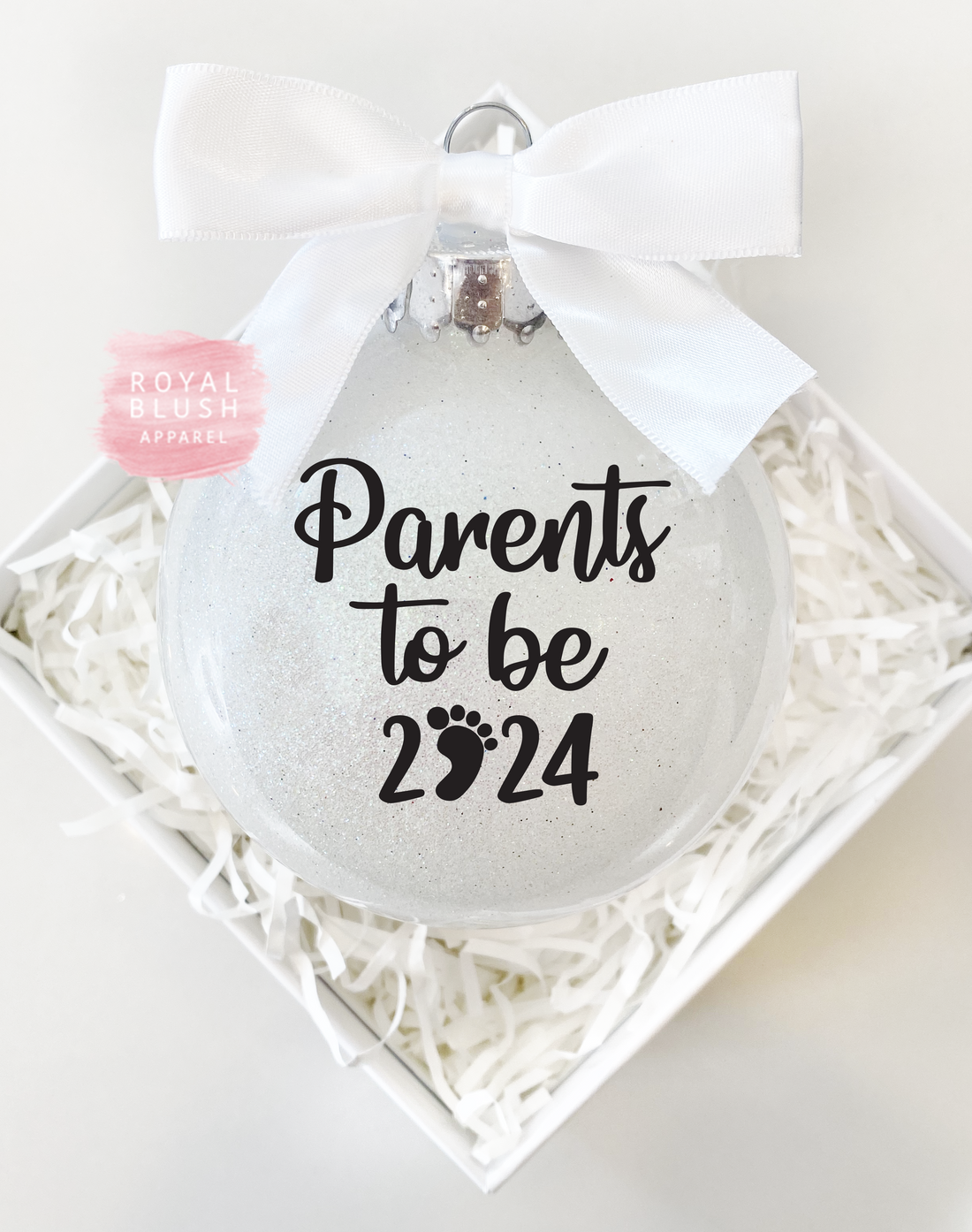 Parents To Be 2024 Glitter Ornament