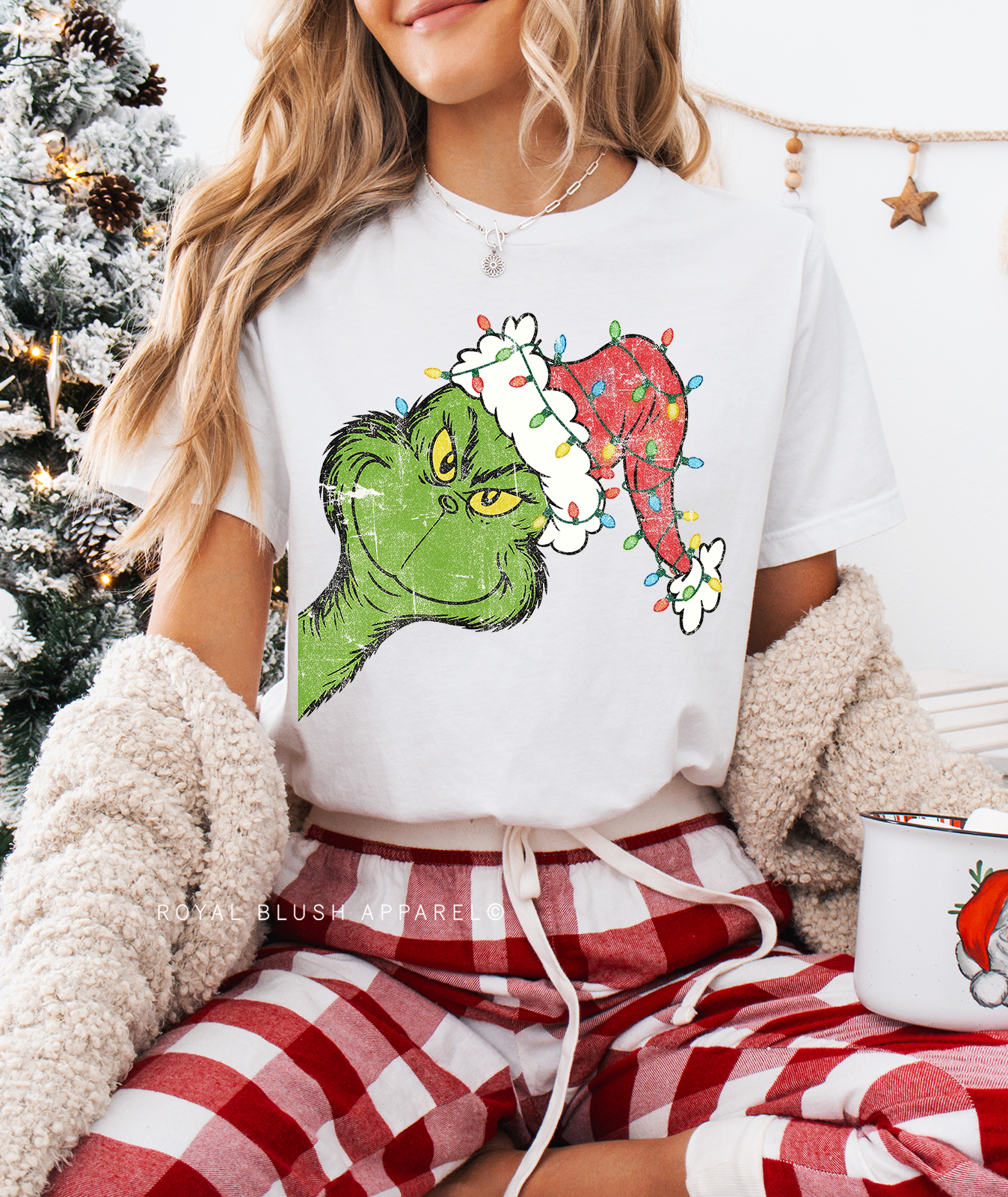 Peeking Grinch Relaxed Unisex T-shirt