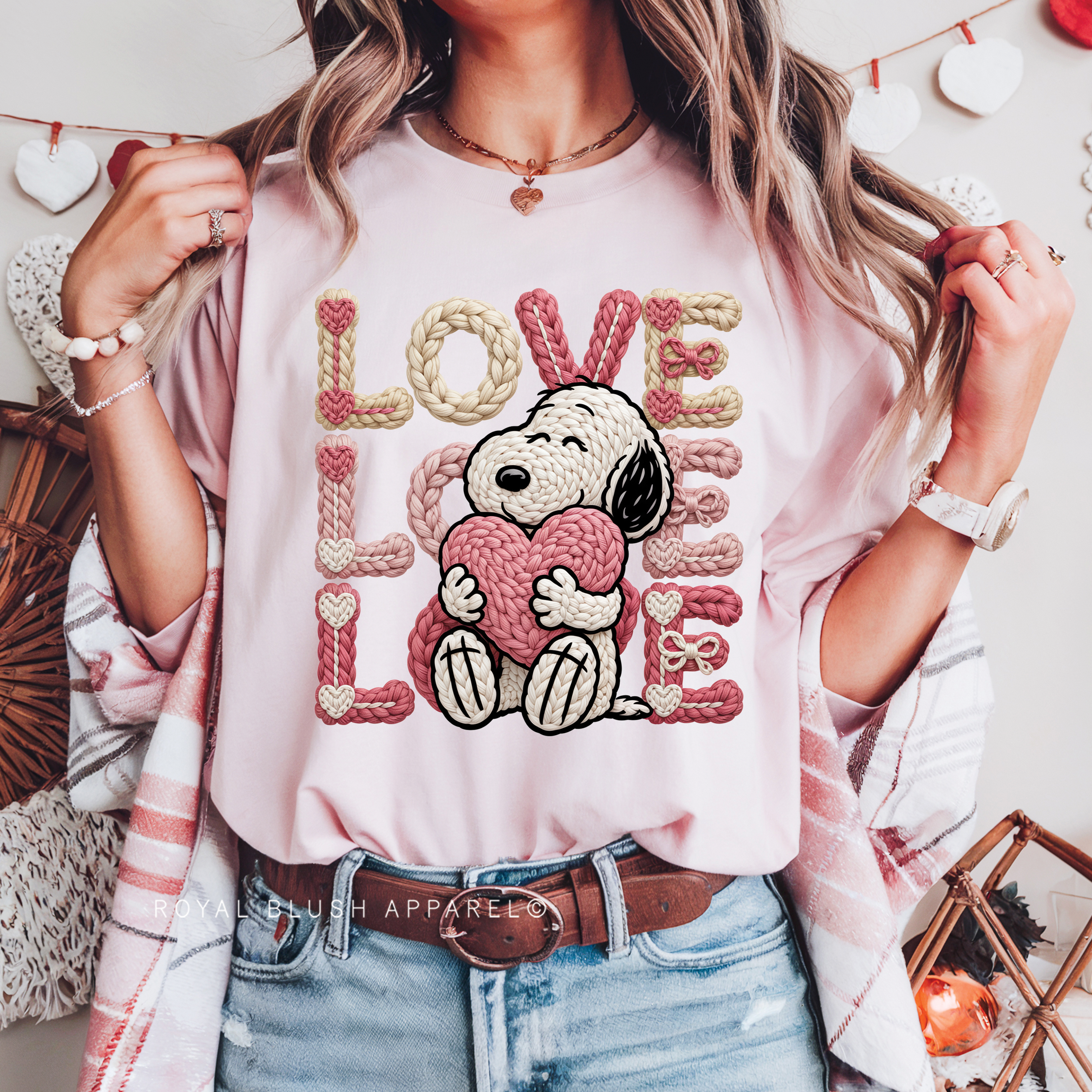 Snoopy LOVE Relaxed Unisex T-shirt